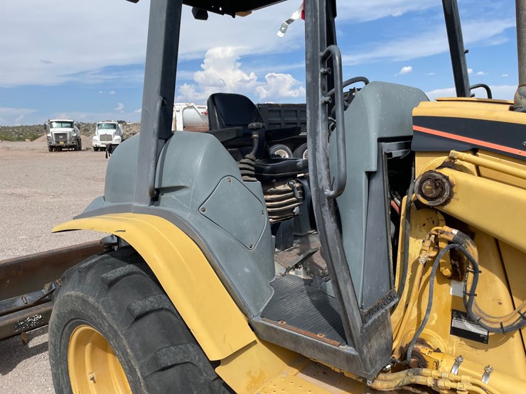 caterpillar-416d-image-27