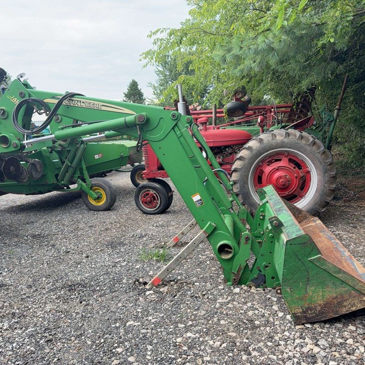 JOHN DEERE 741