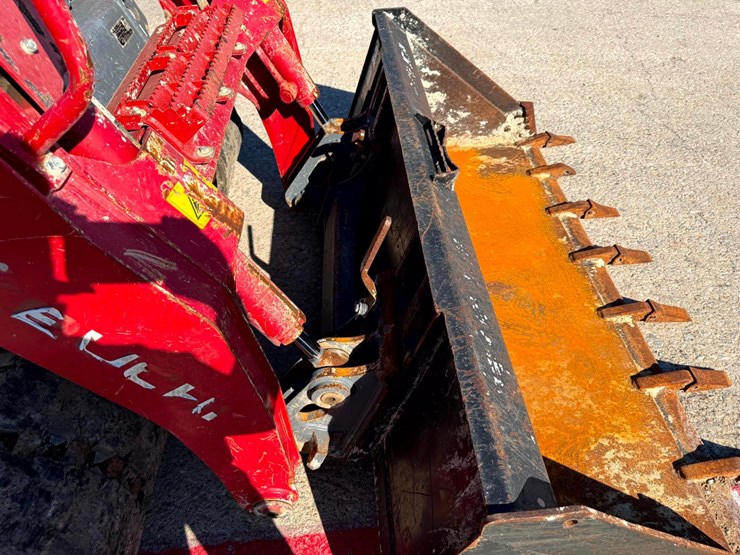 2021-takeuchi-tl10v2-image-10