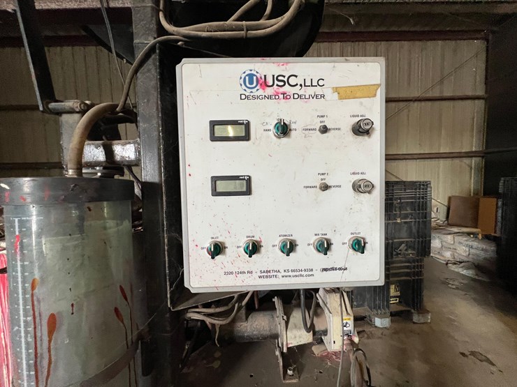 usc-800-seed-treater-with-guardrails-and-screen-image-17