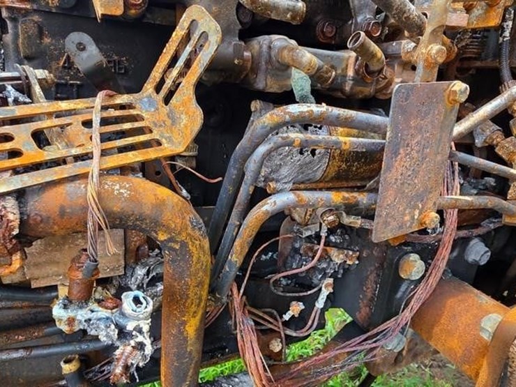2020-john-deere-4052r-image-38