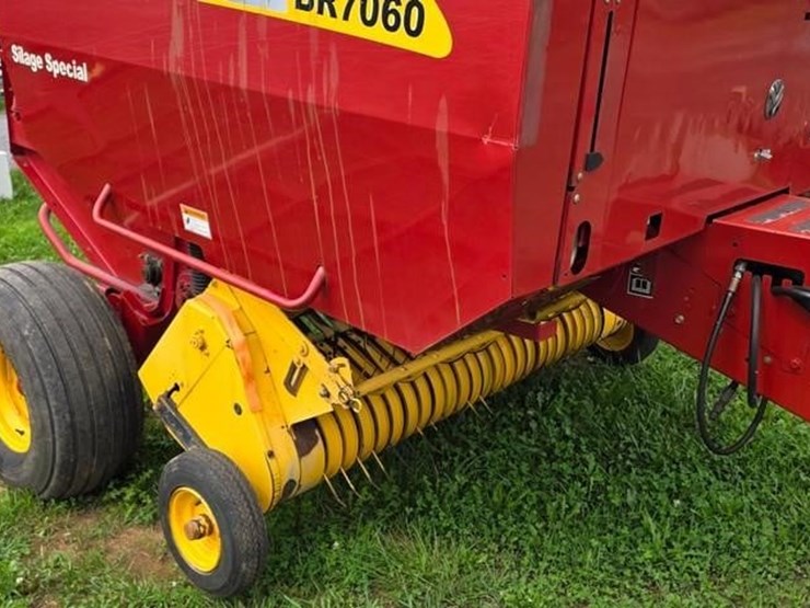 new-holland-br7060-image-7