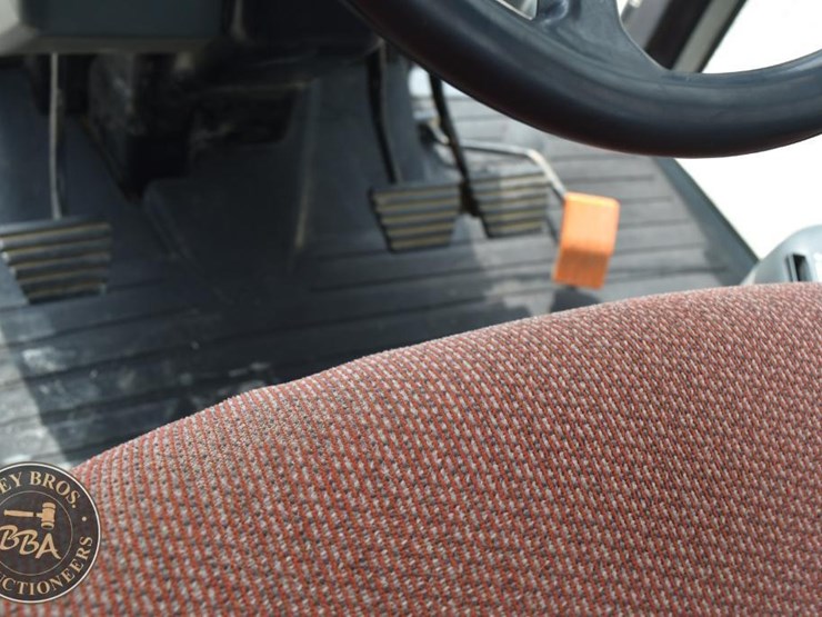 2006-mccormick-cx105-image-53
