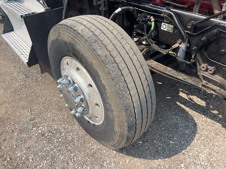 2012-kenworth-t800-image-31