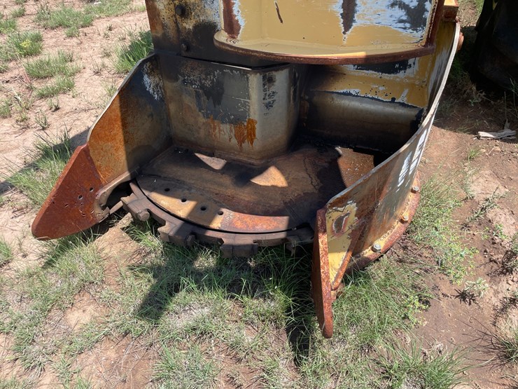 2010-caterpillar-553-image-16