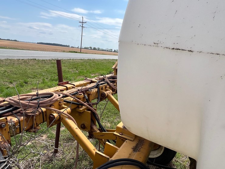 no-reserve-kbh-applicator-tank-trailer-image-9
