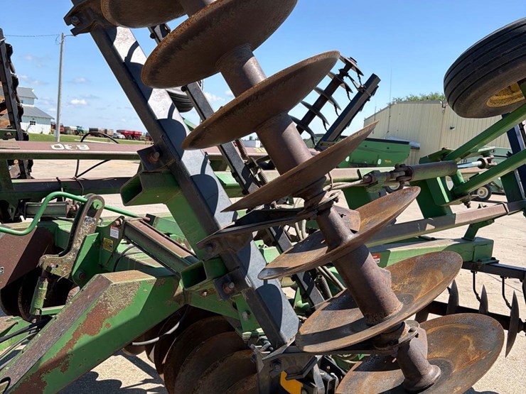 john-deere-630-image-8