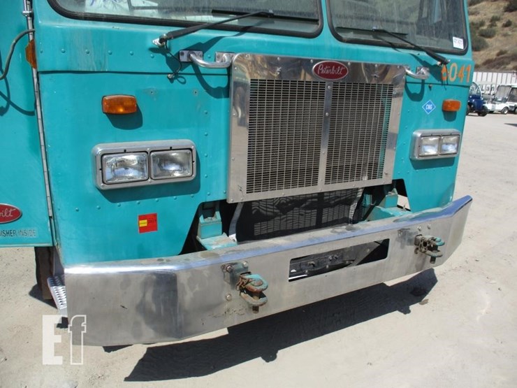 2009-peterbilt-320-image-26