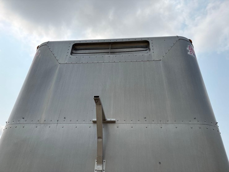 2014-wilson-livestock-trailer-image-41