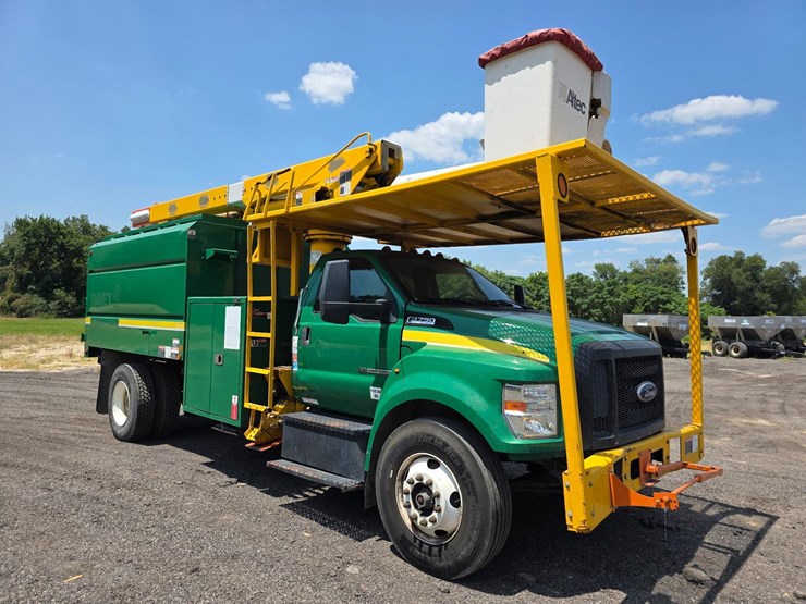 2017-ford-f750-image-1