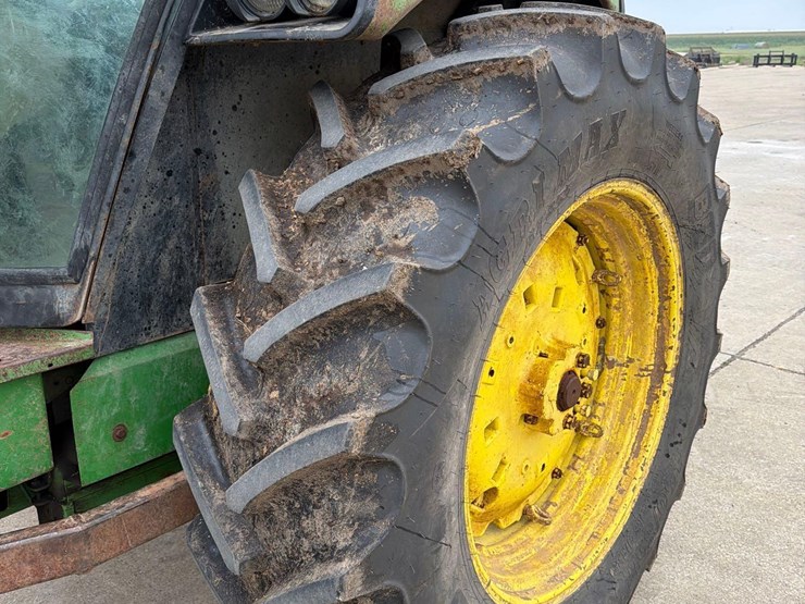 john-deere-3155-image-24