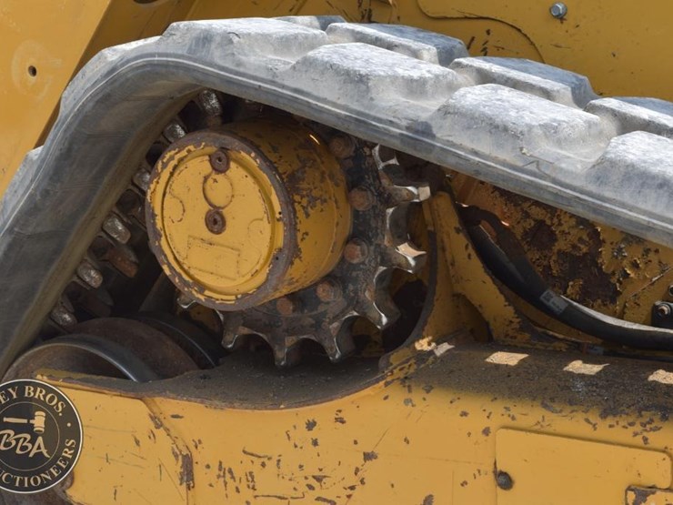 2021-caterpillar-259d3-image-28