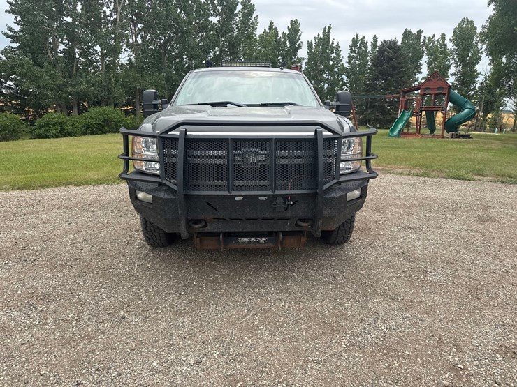 2011-chevrolet-3500-image-10