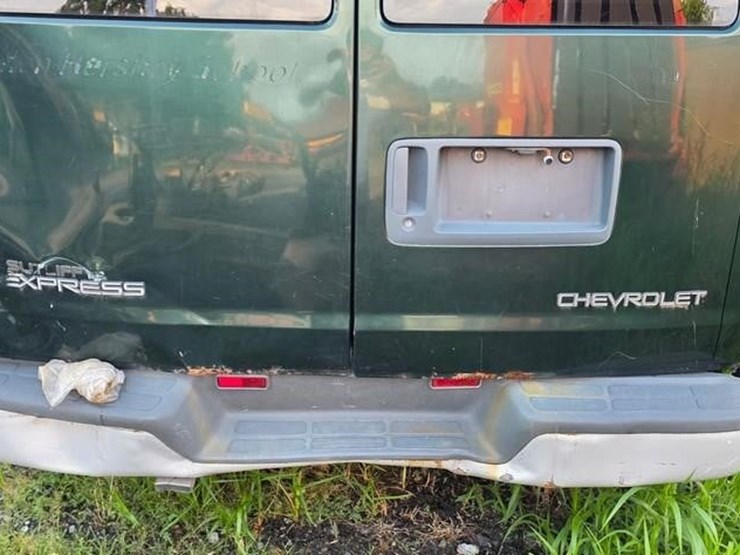 2001-chevrolet-express-3500-image-17