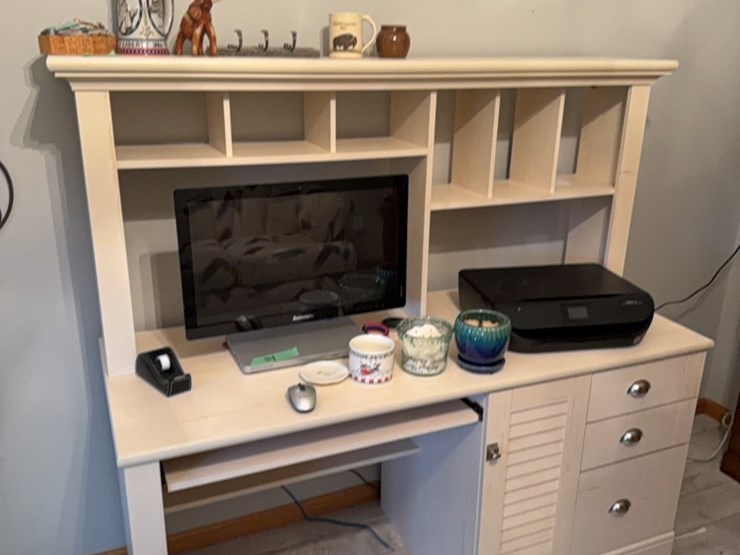 large-office-desk,-nice-shape,-modern-color-image-12