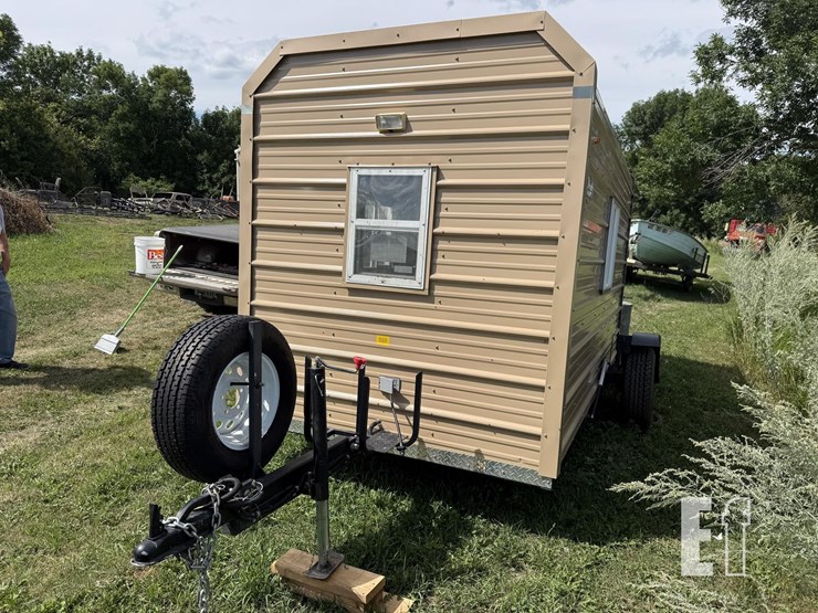 dak-shack-portable-fish-house-image-3
