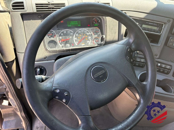 2016-freightliner-cascadia-113-image-64