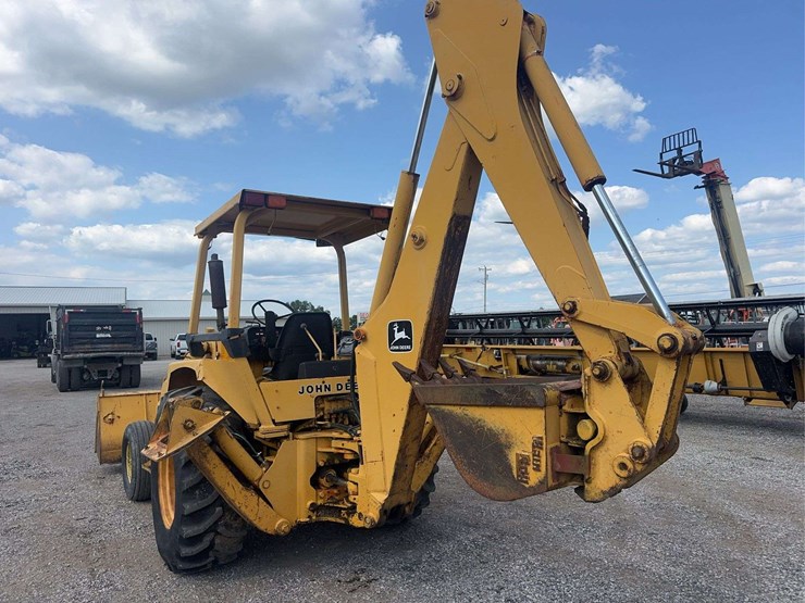 deere-310c-image-3