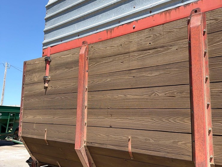 roorda-16ft-rear-unload-silage-wagon-image-9