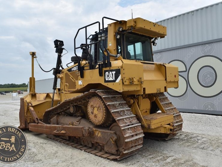 2015-caterpillar-d6t-xl-image-3