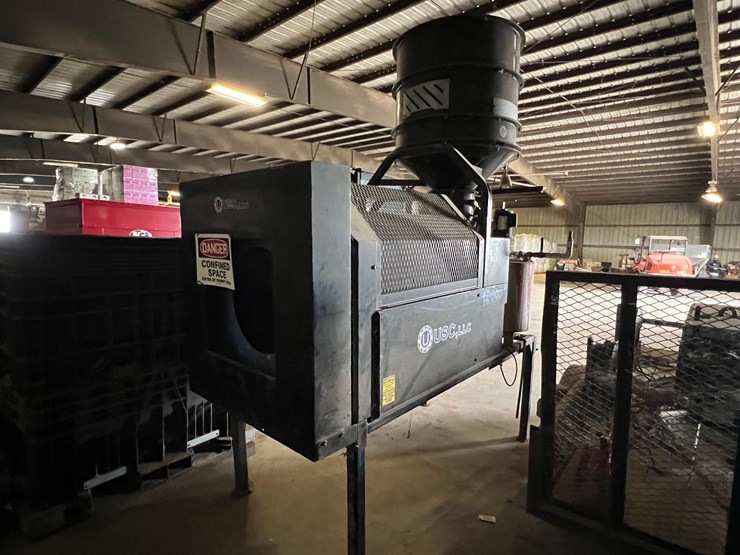 usc-800-seed-treater-with-guardrails-and-screen-image-31