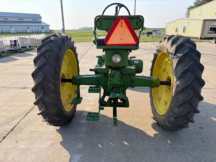 john-deere-b-image-5