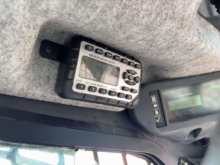 deere-328d-image-10