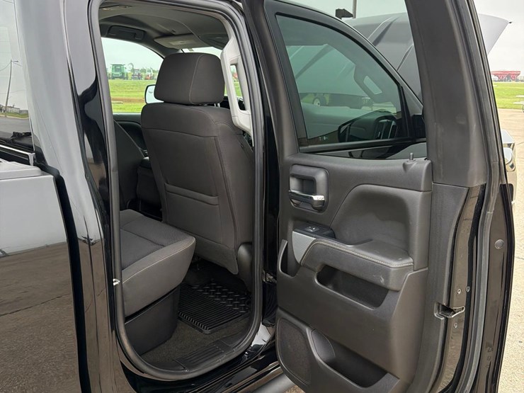 2018-chevrolet-1500-image-49