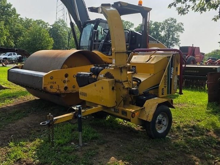 2016-vermeer-bc700xl-image-1