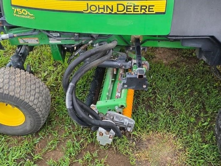 2011-john-deere-7500-image-11