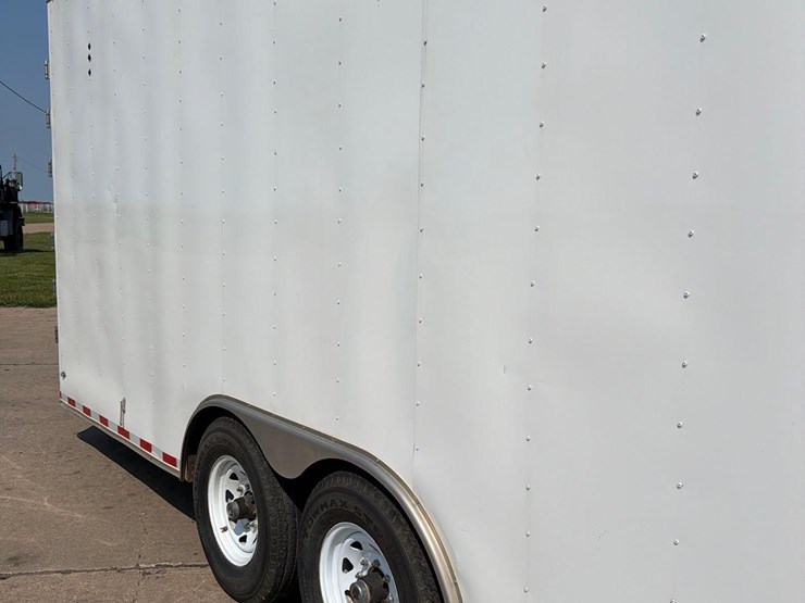 2018-diamond-100”-x-24ft-bumper-hitch-enclosed-trailer-image-9