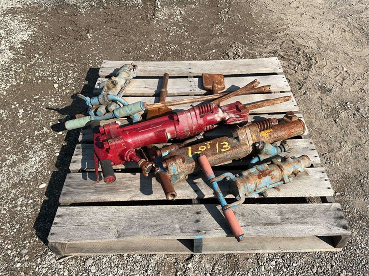 (4)-air-jack-hammers-and-attachments-image-2
