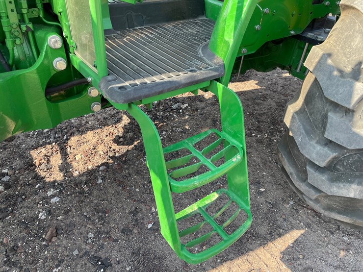 2022-john-deere-5055e-image-36