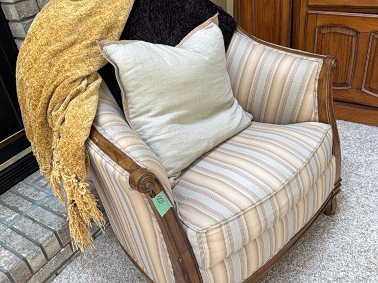 accent-chair-image-2