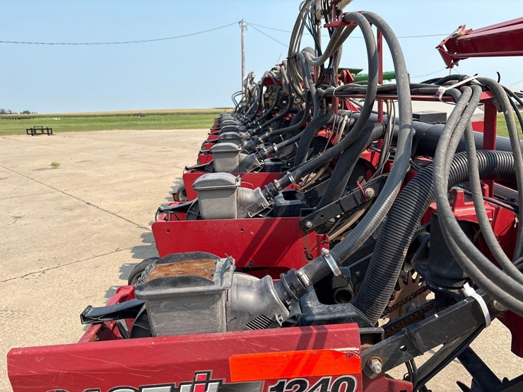 2011-case-ih-1240-image-53