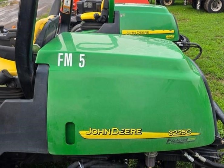 2005-john-deere-3225c-image-19