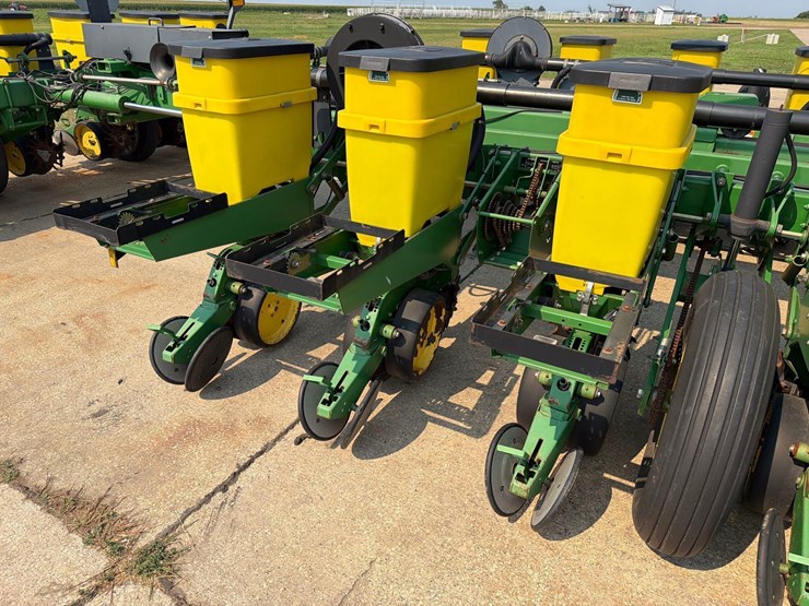 1994-john-deere-7200-image-16