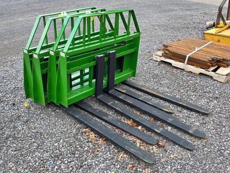 new-kivel-john-deere-3500lb.-skidloader-forks-image-3