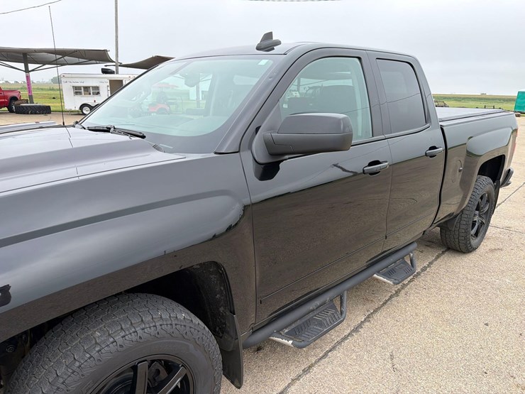 2018-chevrolet-1500-image-12