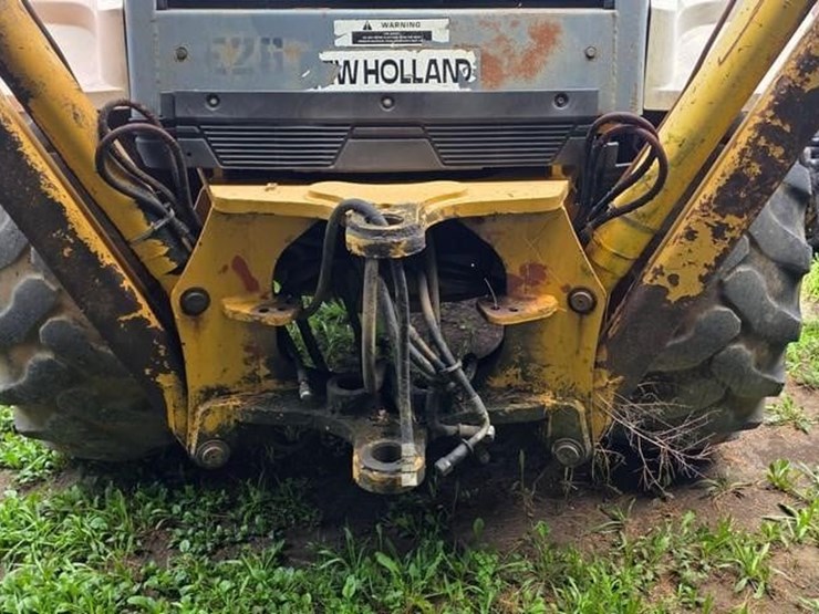new-holland-555e-image-16