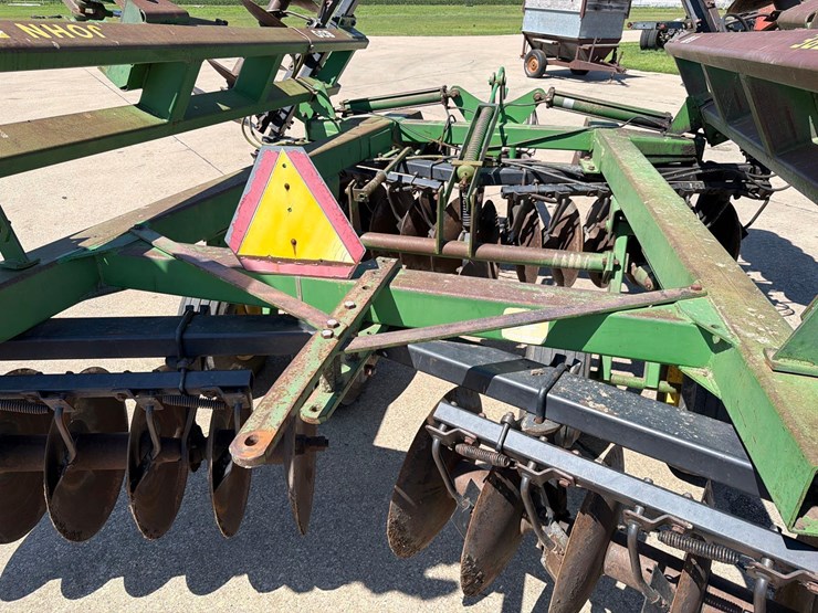 john-deere-630-image-34