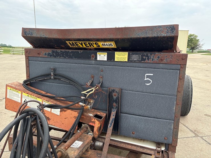 meyer-m425-manure-spreader-image-18