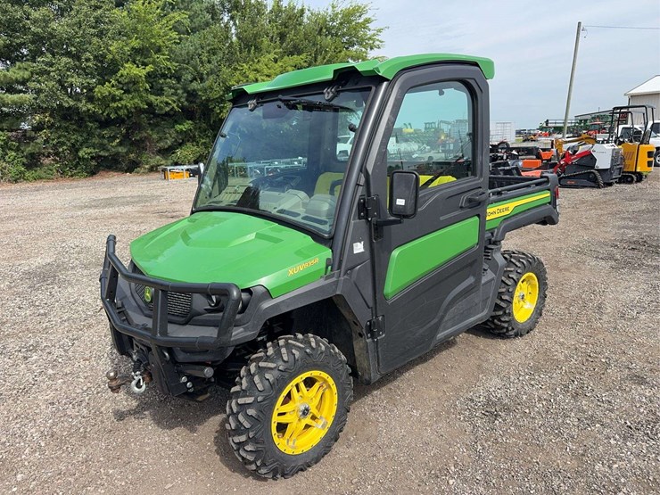 2022-john-deere-gator-image-3
