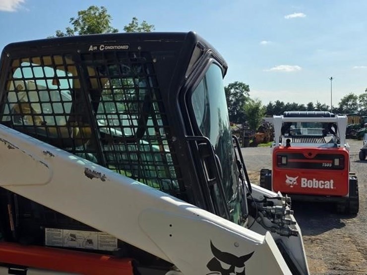 2010-bobcat-t300-image-10