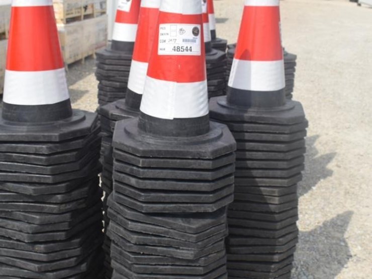 safety-cones-48544-image-1