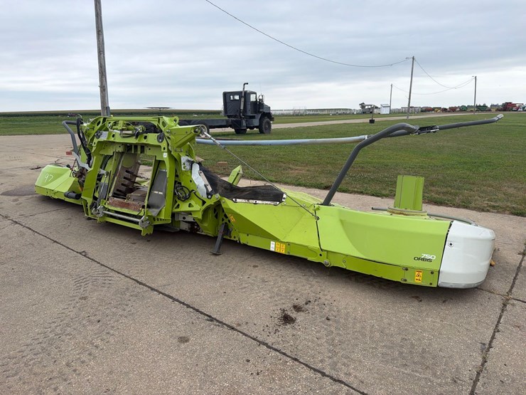 2019-claas-orbis-750-image-2