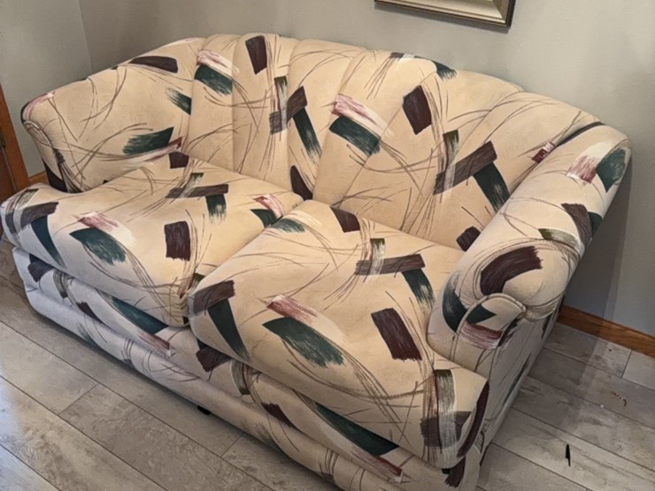 loveseat-image-1