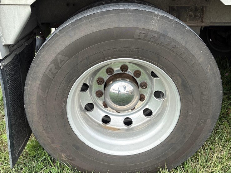 2014-wilson-livestock-trailer-image-8