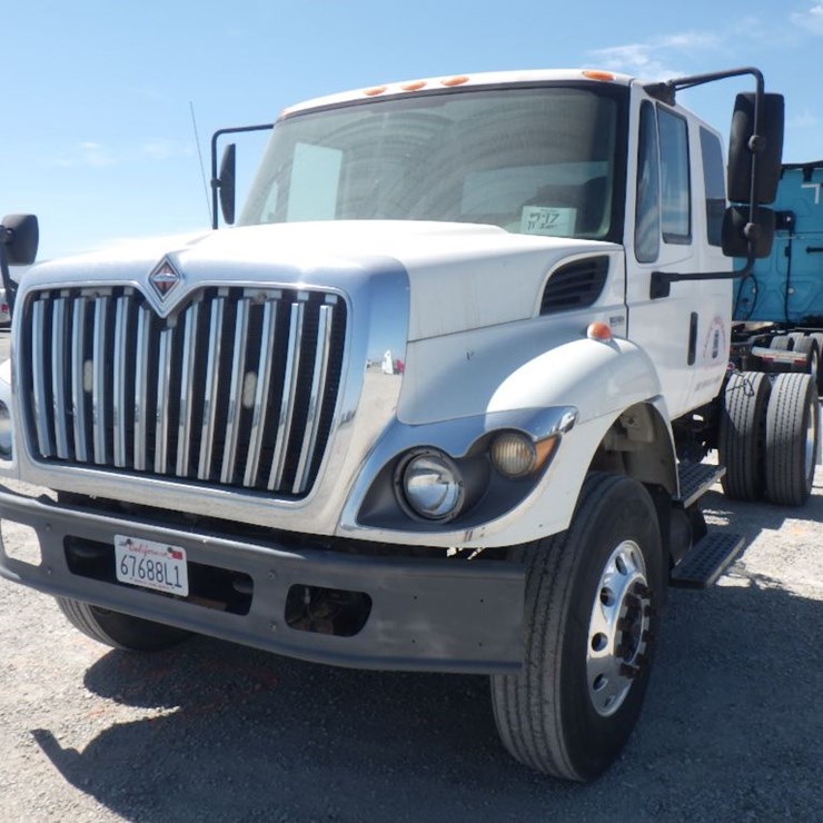 2011 INTERNATIONAL 7300