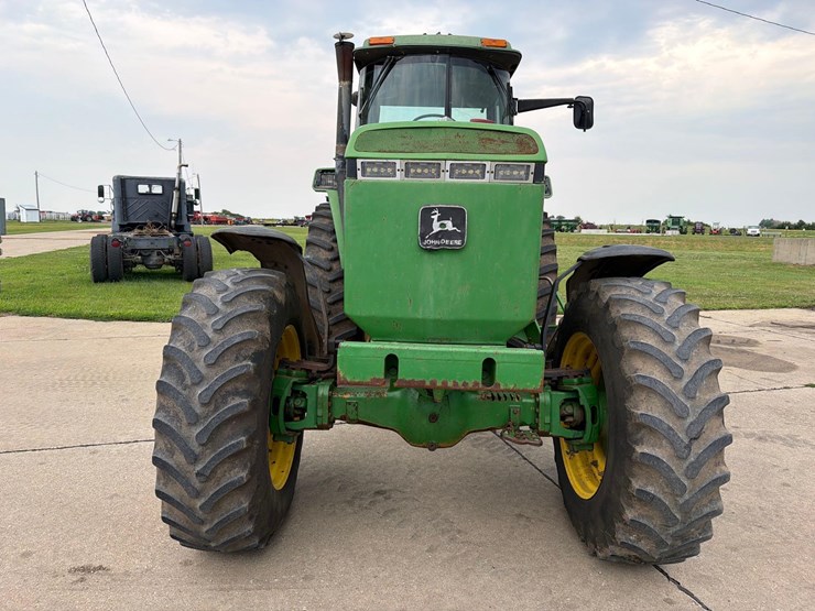 john-deere-4760-image-2